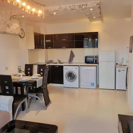 Vibes Апартамент Несебър