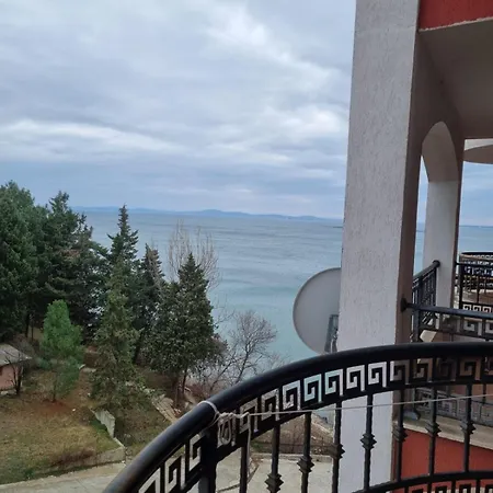 Апартамент Vibes Несебър